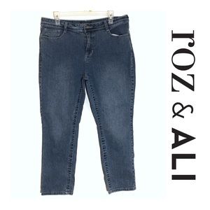 Roz & Ali Embellished Cropped Jeans